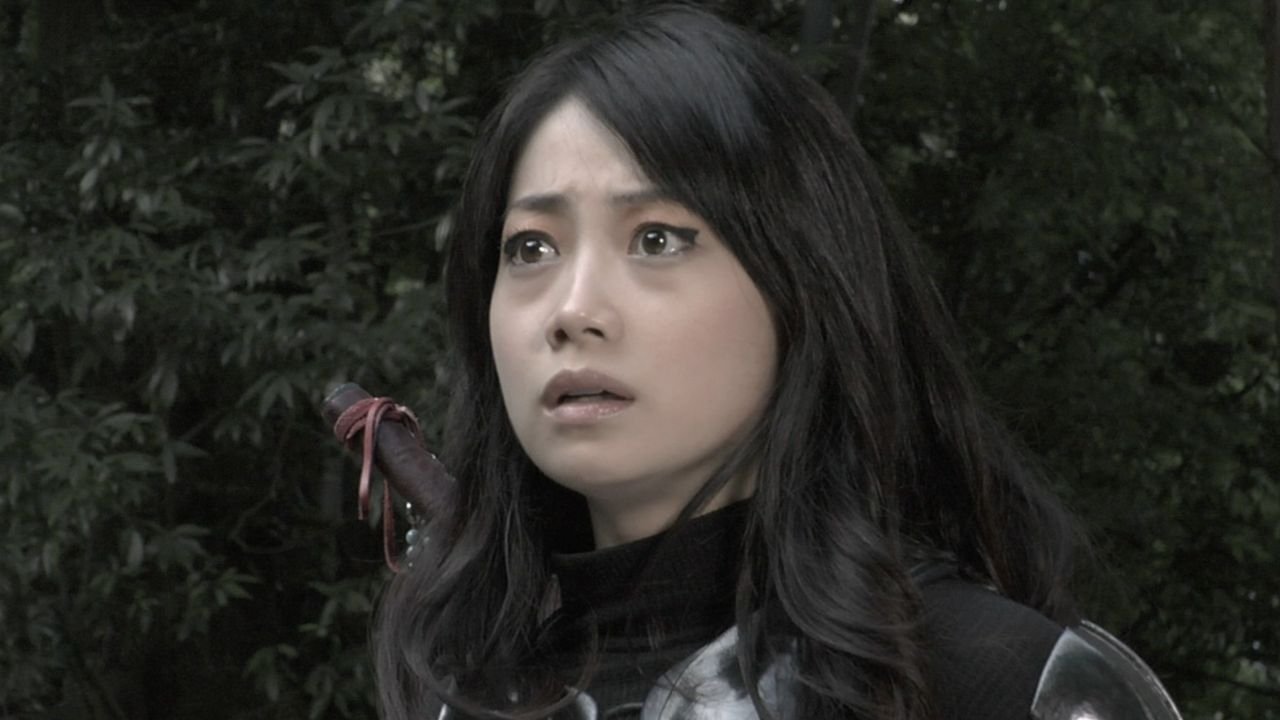 Quái Vật Không Gian Đối Đầu Ninja